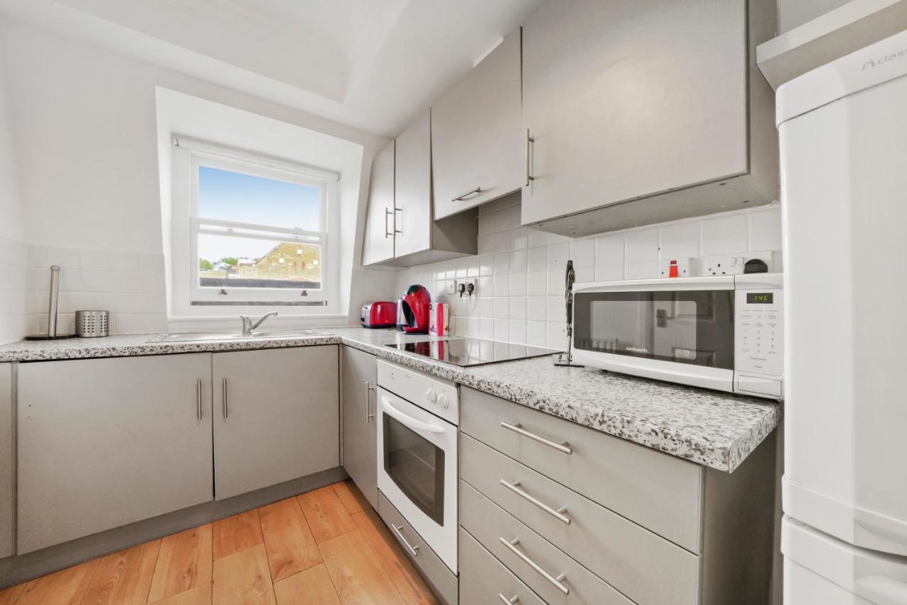 1 & 2 Bed Cosy Apartments Next To Earls Court Free Wifi London Exterior photo